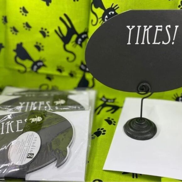 23 NEW! “Yikes” You're Scary Awesome Halloween Card is ready to help you celebra - Picture 2 of 7
